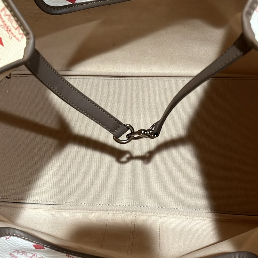 Host Appreciation First and Second prize on a random Wheel draw - Picture 9 of 11